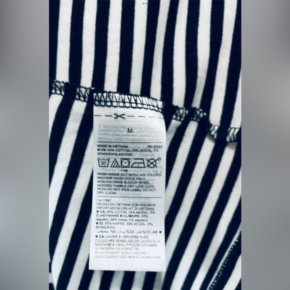 NWOT, Old Navy, 3/4 Sleeve Top, Medium, Black & White - Picture 7 of 8